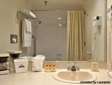 Days Inn Missoula University Bagian luar foto