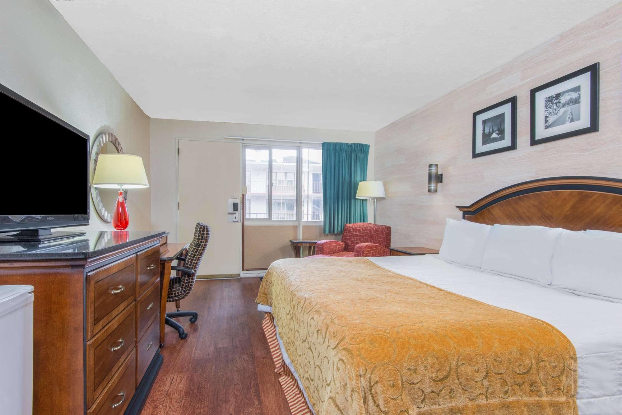 Days Inn Missoula University Bagian luar foto